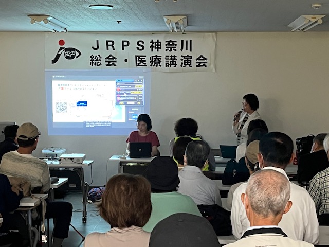 スライドを使って講演される清水先生